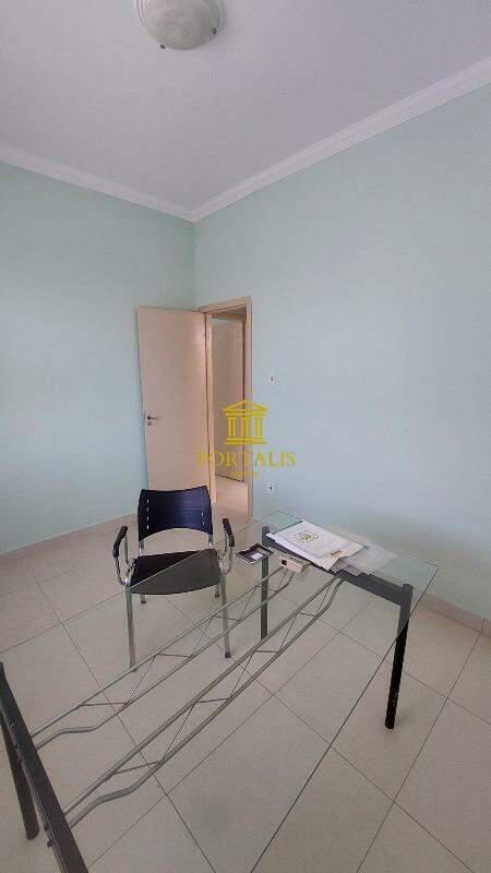 Casa, Floresta, 3 Quartos, 0 Vaga, 2 Suítes