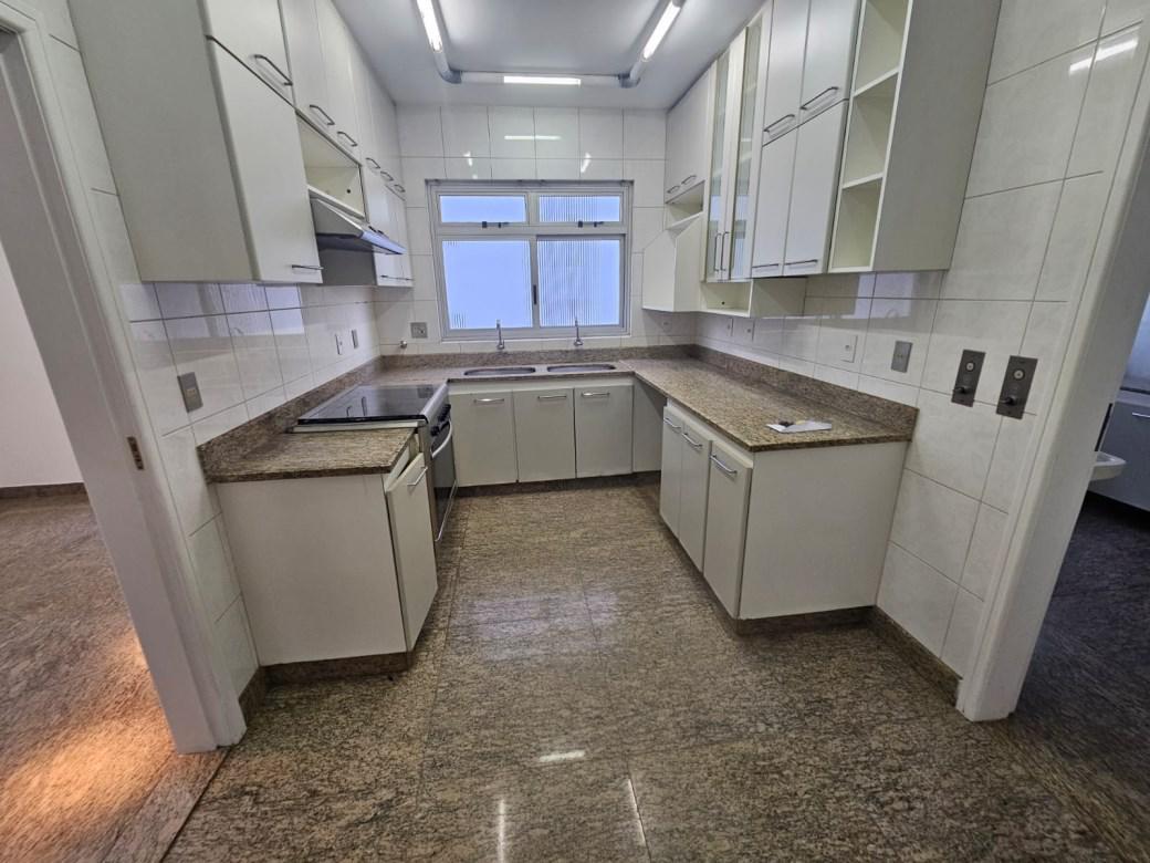 Apartamento, Funcionários, 4 Quartos, 3 Vagas, 2 Suítes