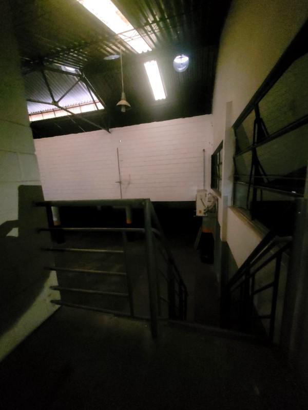 Galpão, Prado, 0 Quarto, 9 Vagas