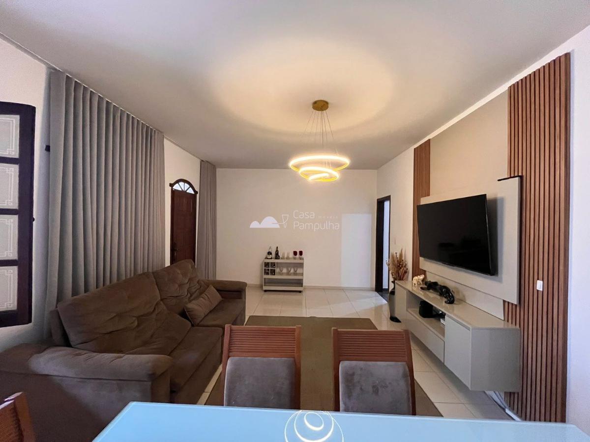 Casa, Planalto, 6 Quartos, 6 Vagas, 2 Suítes