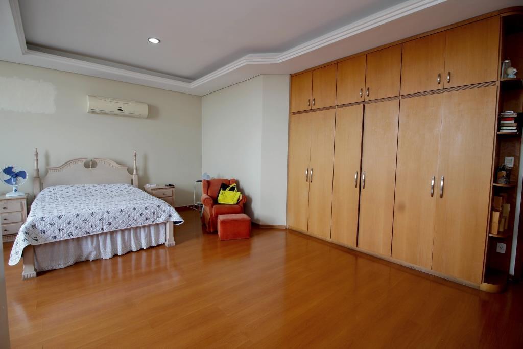 Casa, Fernão Dias, 5 Quartos, 9 Vagas, 5 Suítes