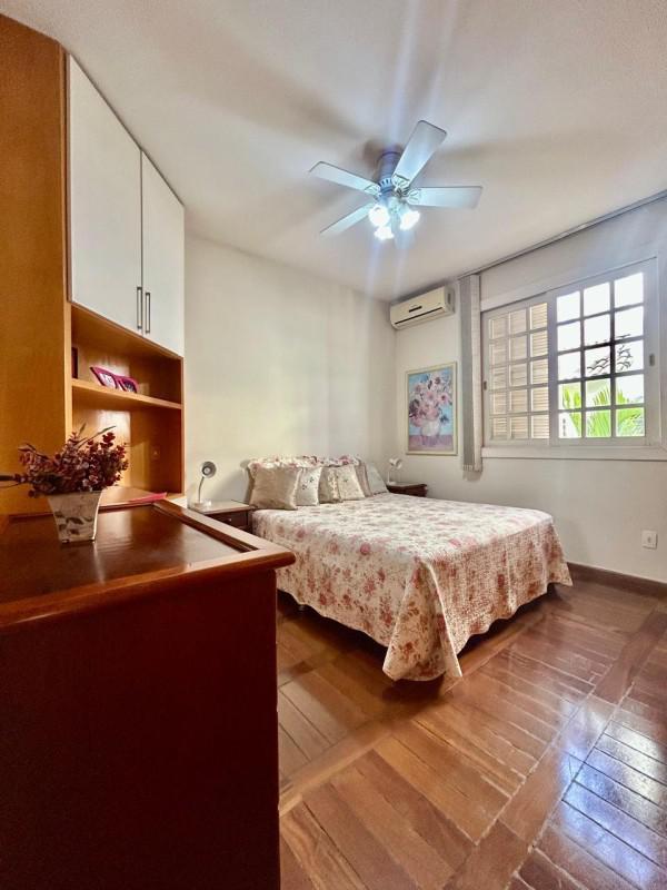 Casa, Castelo, 4 Quartos, 3 Vagas, 1 Suíte