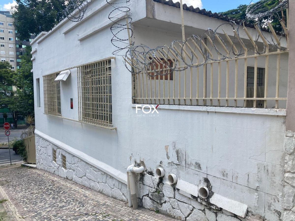 Casa, Funcionários, 5 Quartos, 2 Vagas, 1 Suíte