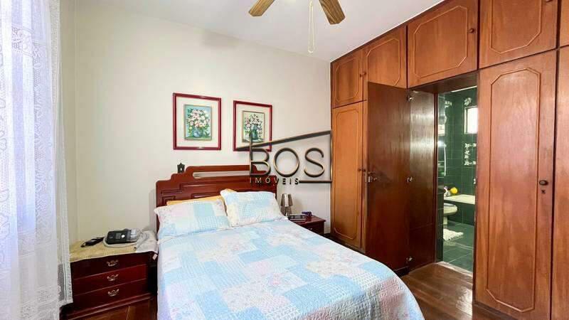 Casa, Luxemburgo, 5 Quartos, 4 Vagas, 2 Suítes