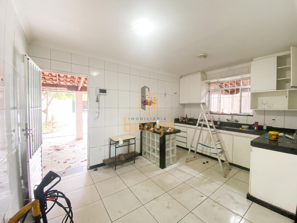Casa, Trevo, 4 Quartos, 4 Vagas, 1 Suíte