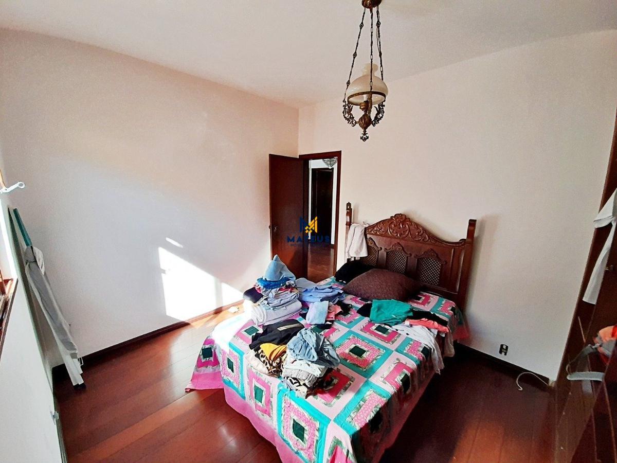 Casa, Caiçaras, 5 Quartos, 4 Vagas, 2 Suítes