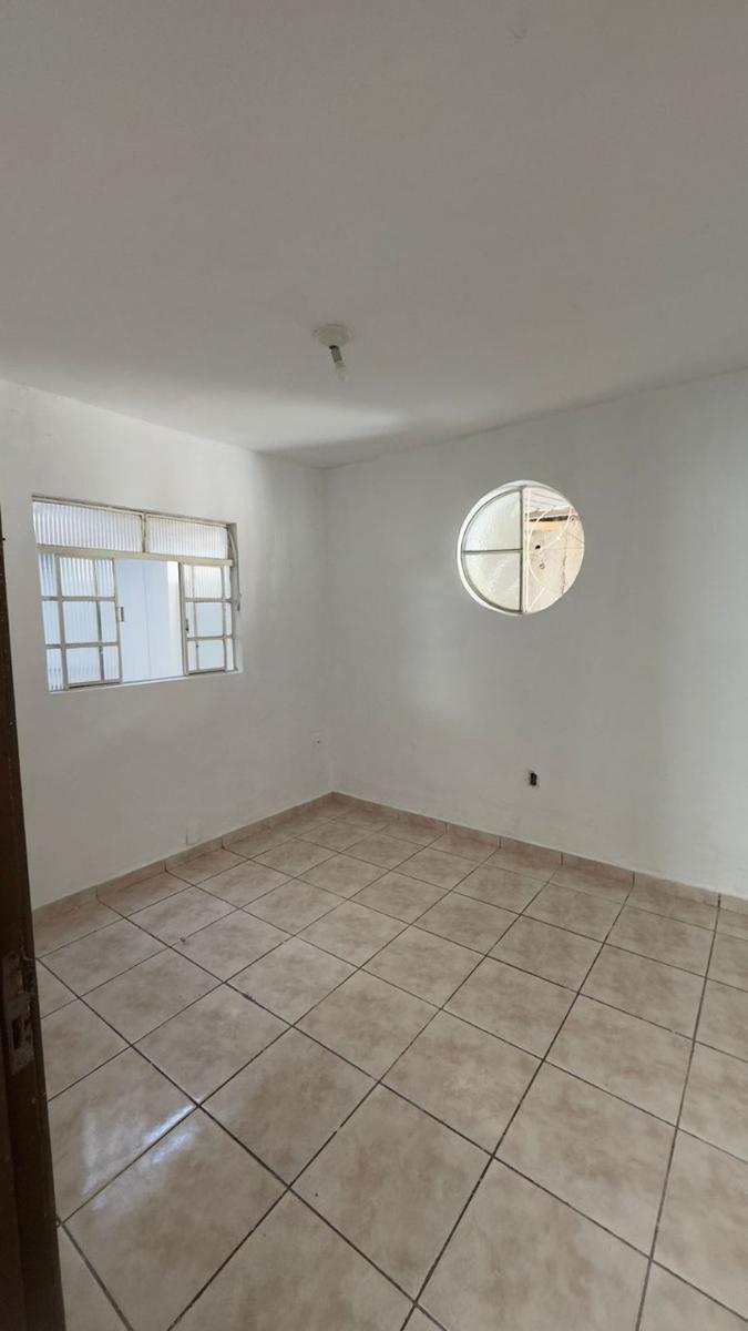 Casa, Fernão Dias, 3 Quartos, 0 Vaga, 1 Suíte