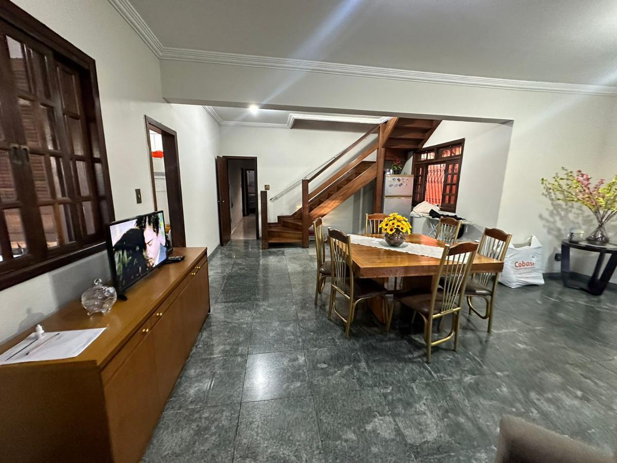 Casa, Santa Cruz, 4 Quartos, 4 Vagas, 2 Suítes