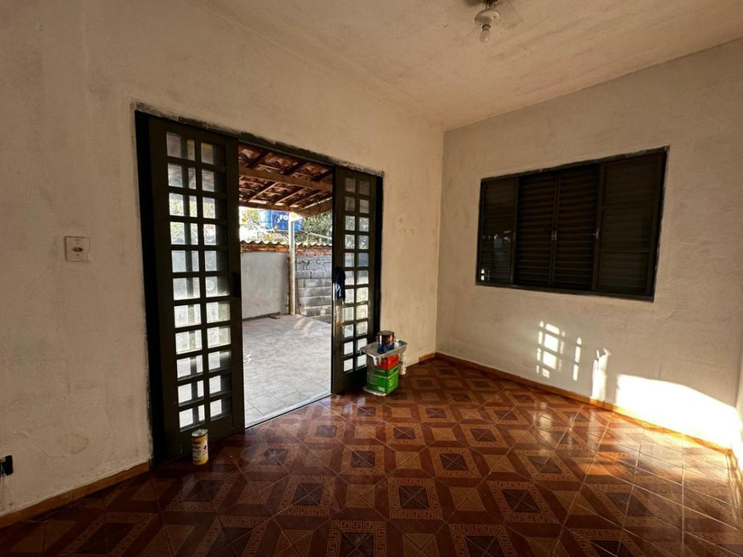 Casa, Centro, 2 Quartos, 3 Vagas