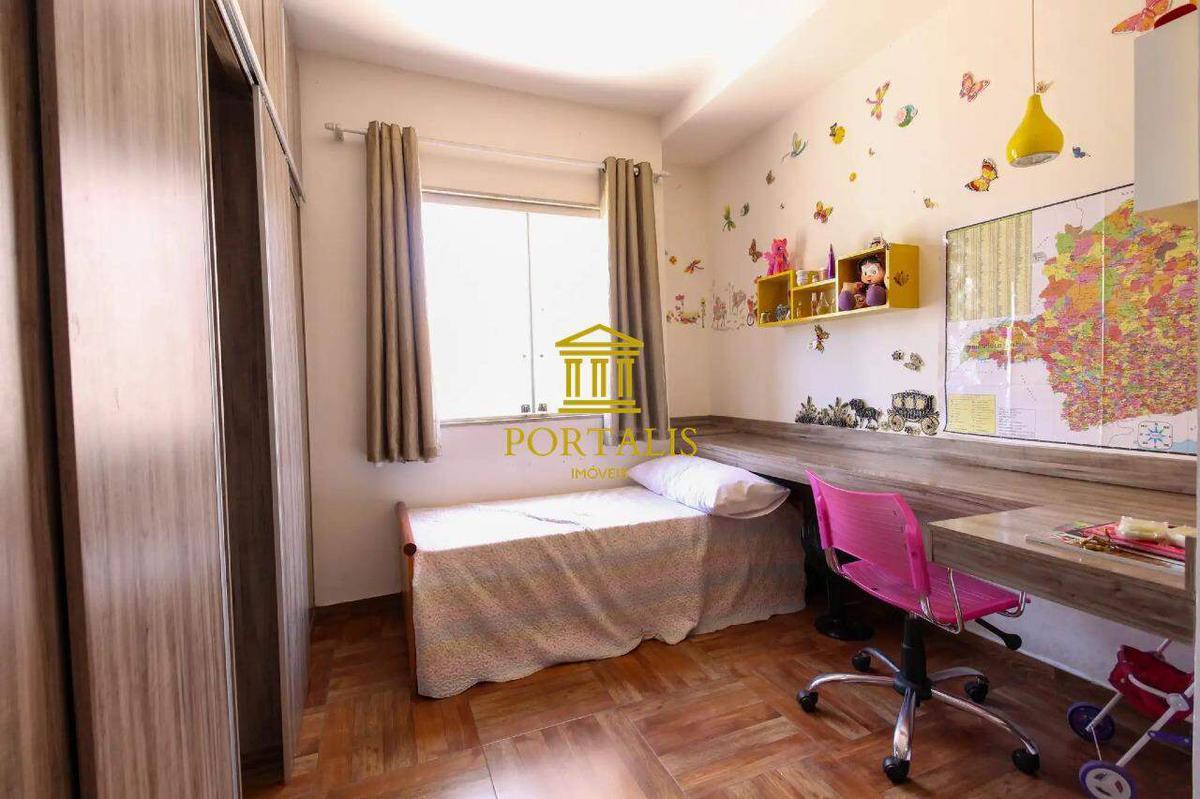 Casa, Sagrada Família, 6 Quartos, 2 Vagas, 5 Suítes