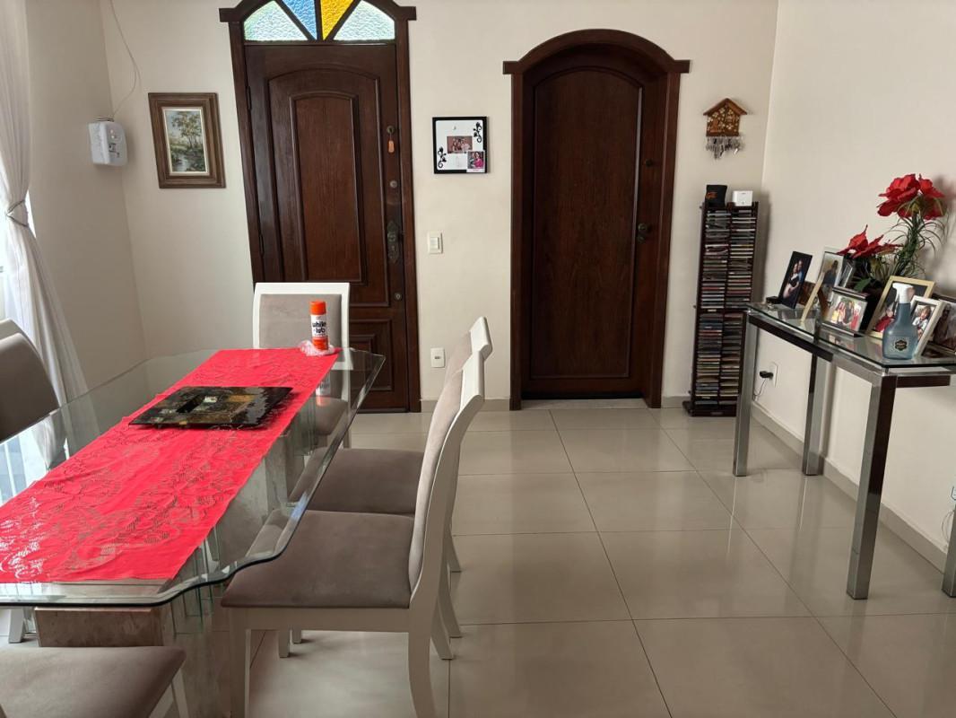 Casa, Jardim América, 5 Quartos, 5 Vagas, 2 Suítes