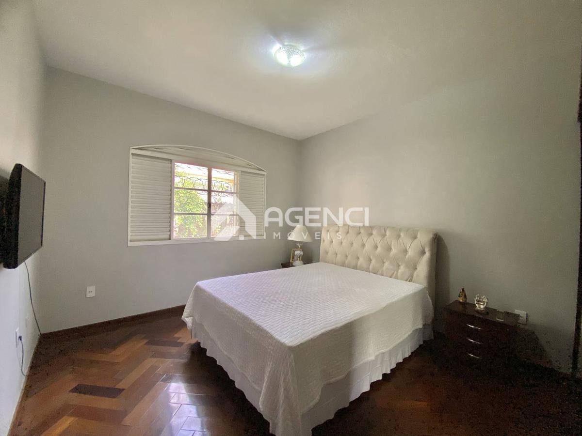 Casa, Camargos, 3 Quartos, 0 Vaga, 1 Suíte