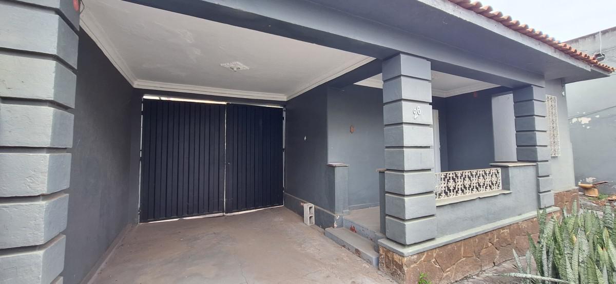 Casa, Barreiro, 4 Quartos, 3 Vagas, 1 Suíte