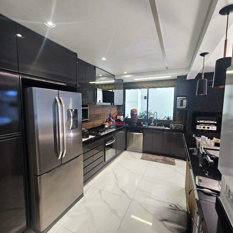 Casa, Trevo, 3 Quartos, 3 Vagas, 1 Suíte