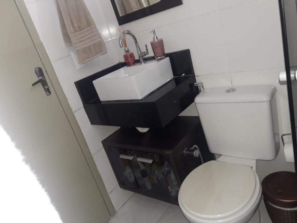 Apartamento, Jardim Vitória, 2 Quartos, 1 Vaga