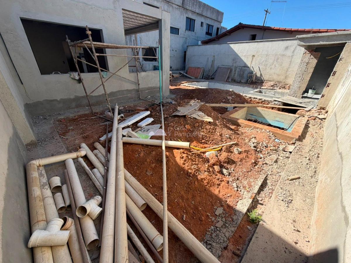 Casa, Planalto, 4 Quartos, 3 Vagas, 4 Suítes