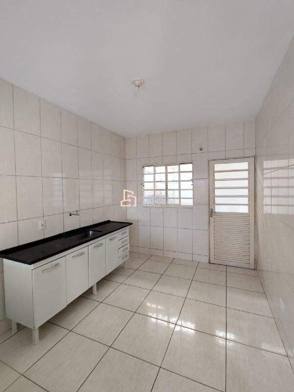 Casa, Milionários, 2 Quartos, 1 Vaga
