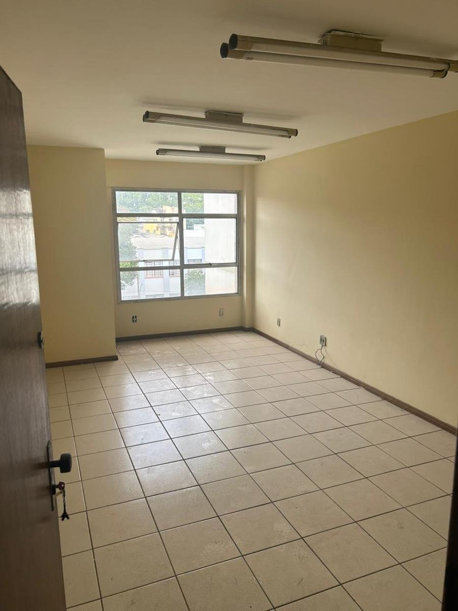 Sala, Barro Preto, 0 Quarto, 0 Vaga