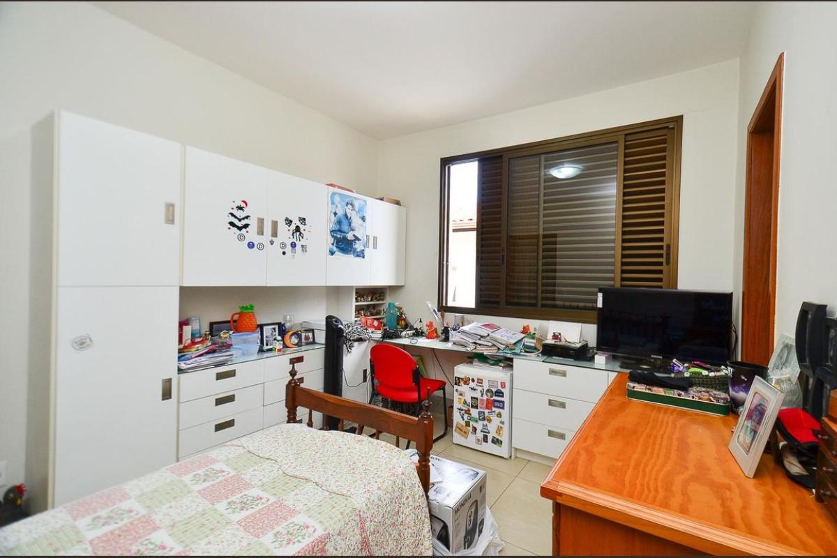 Casa, Comiteco, 4 Quartos, 10 Vagas, 4 Suítes