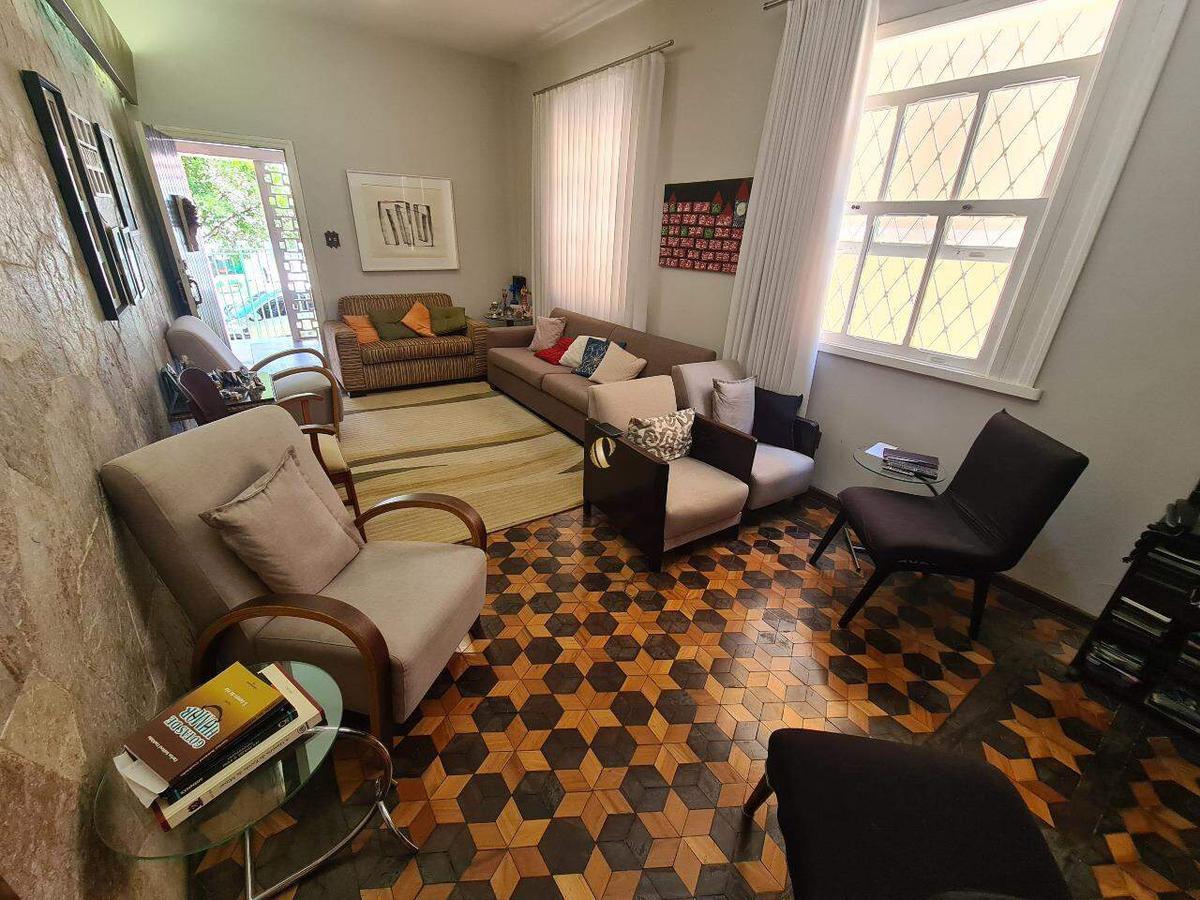 Casa, Floresta, 17 Quartos, 0 Vaga, 4 Suítes
