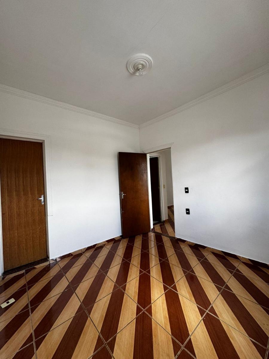 Casa, Jardim Leblon, 2 Quartos, 0 Vaga, 1 Suíte