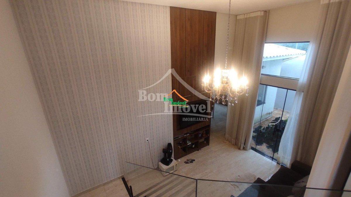 Casa, Centro, 2 Quartos, 2 Vagas, 1 Suíte