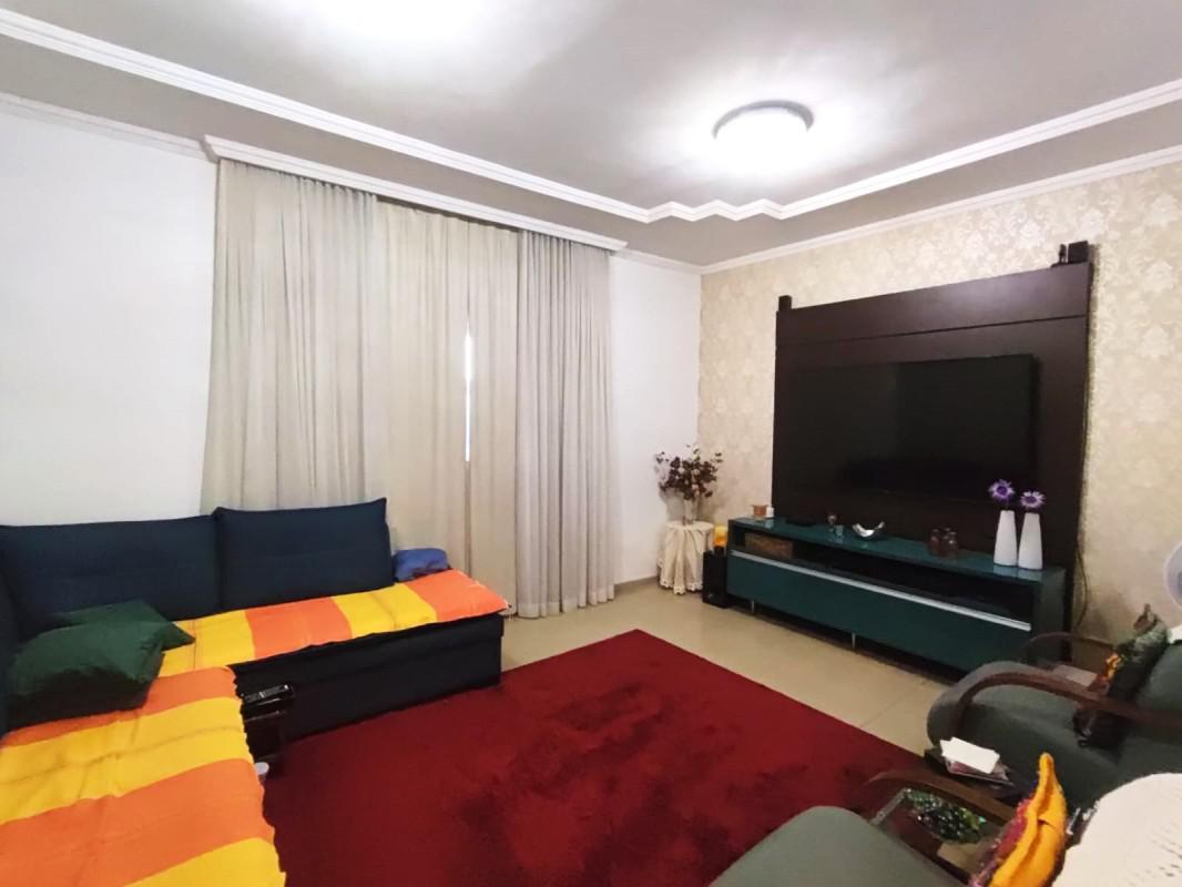 Casa, Europa, 8 Quartos, 3 Vagas, 2 Suítes