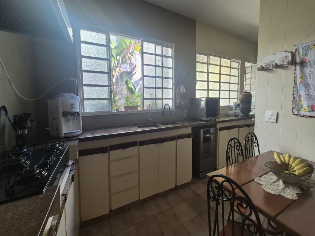 Casa, São Lucas, 4 Quartos, 8 Vagas, 2 Suítes