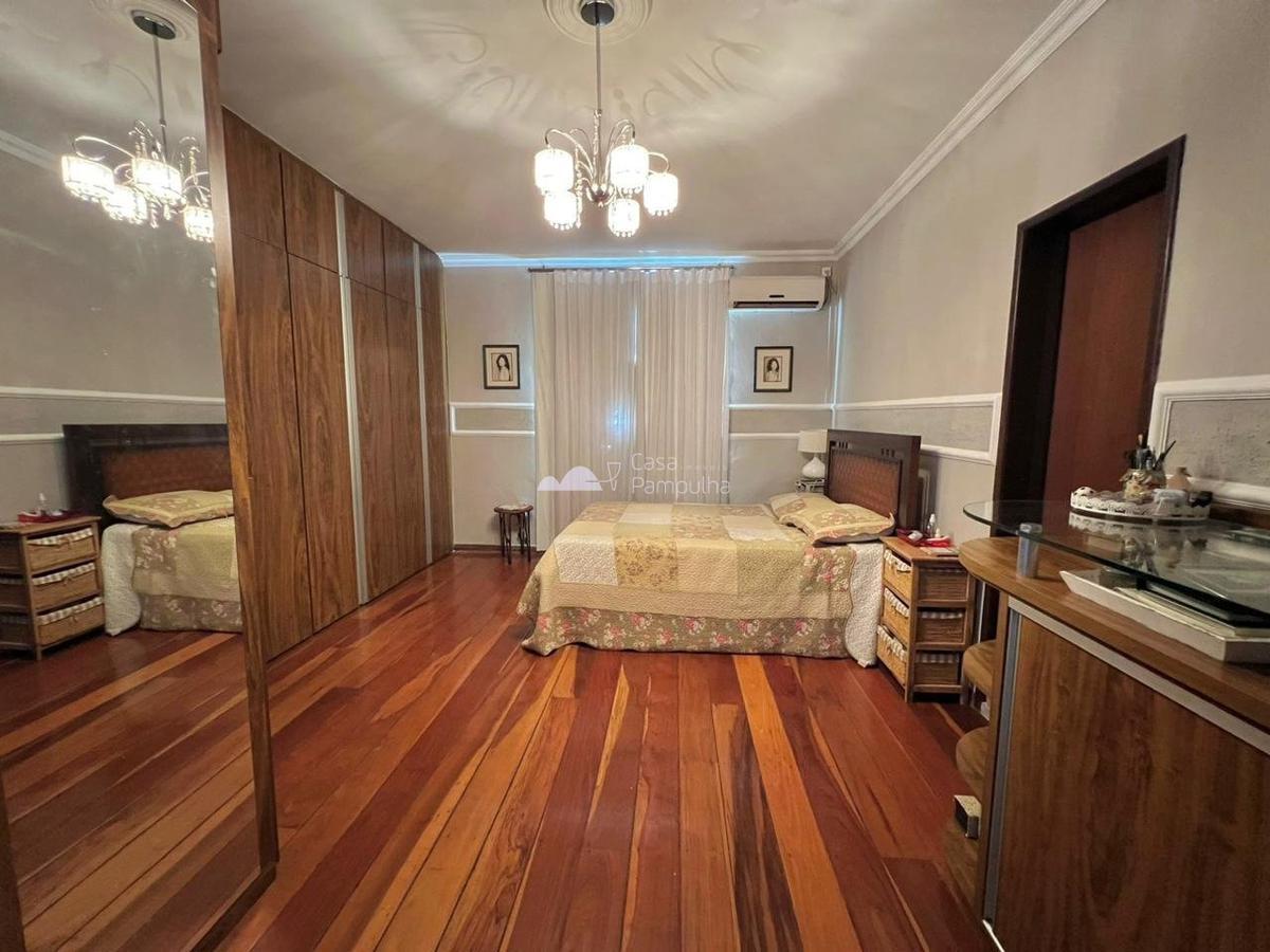 Casa, Planalto, 6 Quartos, 4 Vagas, 2 Suítes