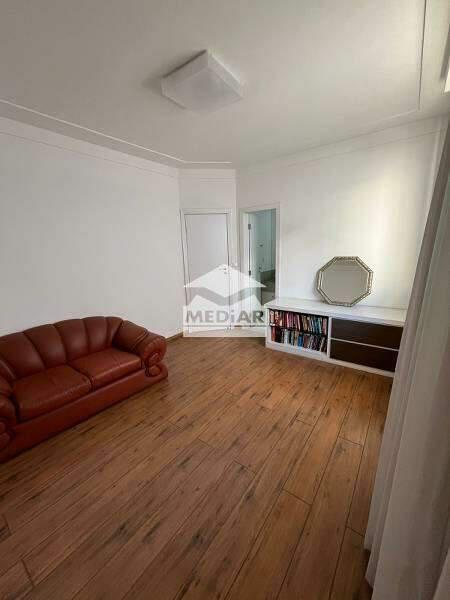Casa, Castelo, 4 Quartos, 8 Vagas, 4 Suítes