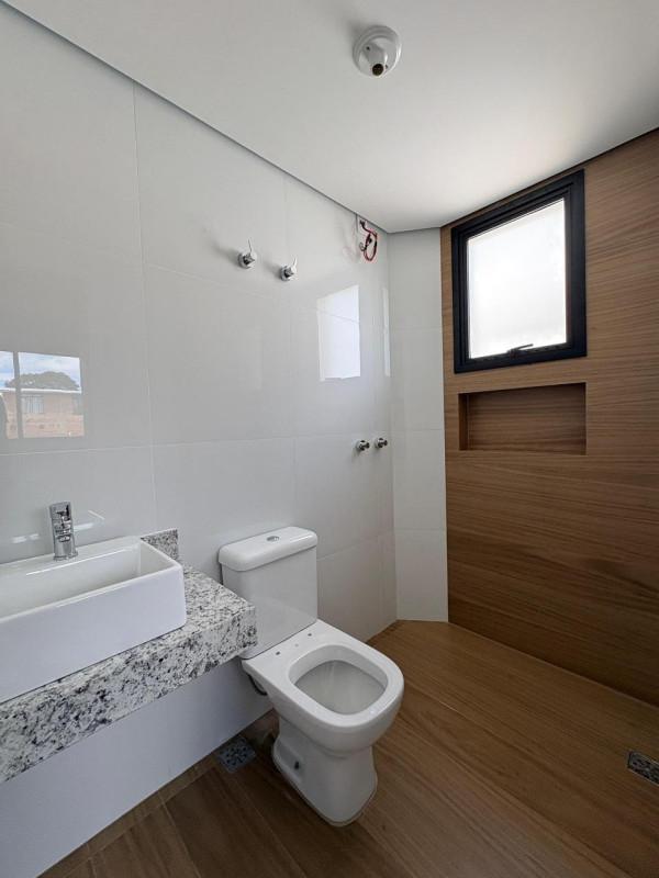 Cobertura, Tirol (barreiro), 3 Quartos, 2 Vagas, 1 Suíte