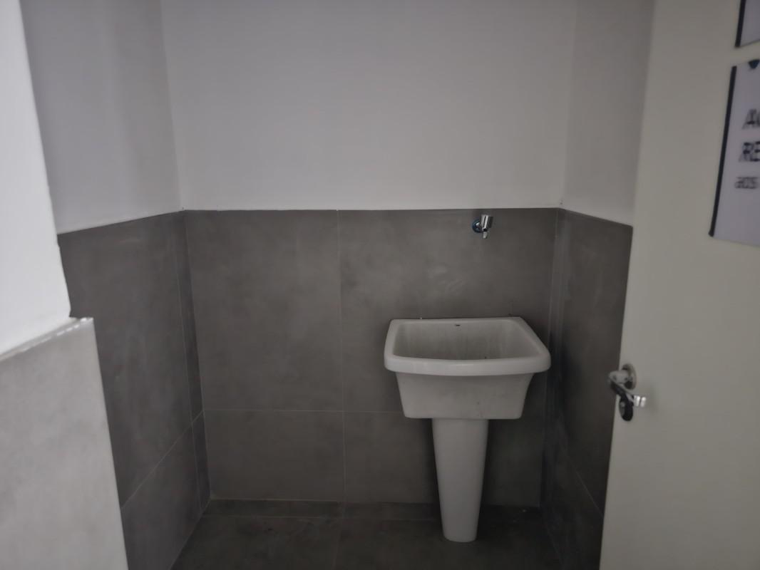 Andar, Savassi, 0 Quarto, 4 Vagas