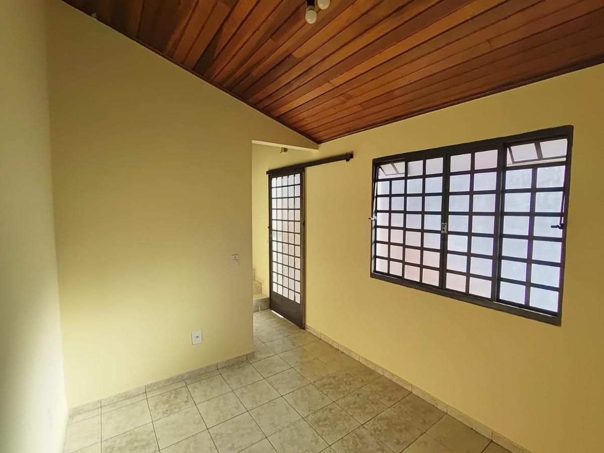 Quitinete, Centro, 1 Quarto, 0 Vaga