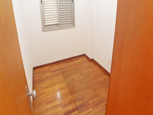 Apartamento, Funcionários, 2 Quartos, 2 Vagas