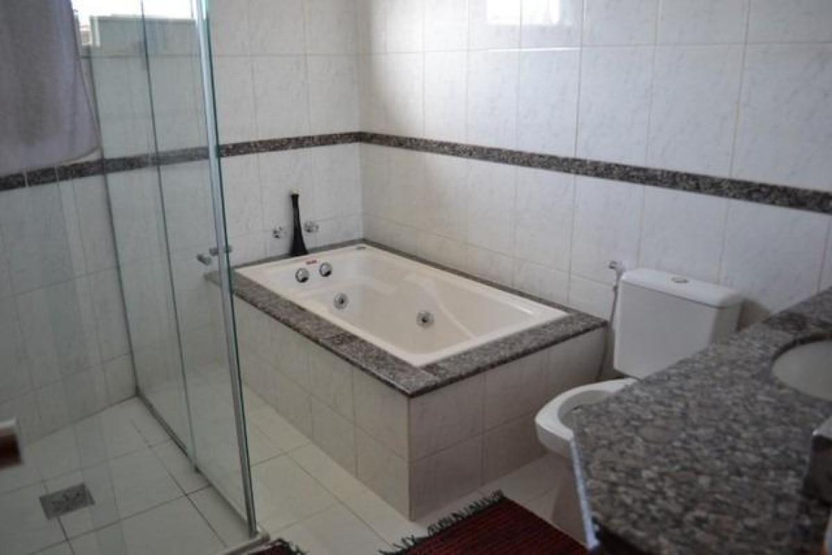 Casa, Jardim Riacho das Pedras, 3 Quartos, 4 Vagas, 2 Suítes