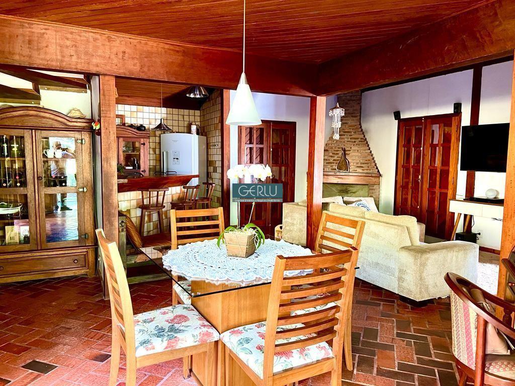 Casa em Condomínio, Gentileza, 4 Quartos, 2 Vagas, 1 Suíte