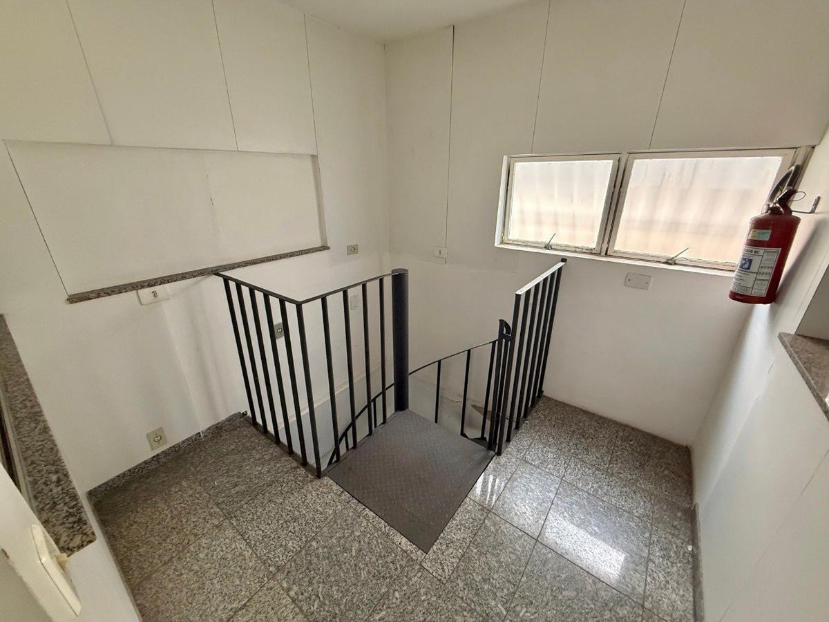 Andar, São José, 0 Quarto, 0 Vaga