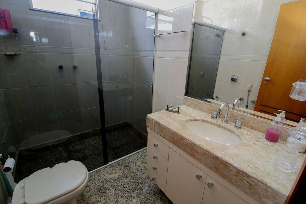 Casa, Fernão Dias, 5 Quartos, 9 Vagas, 5 Suítes