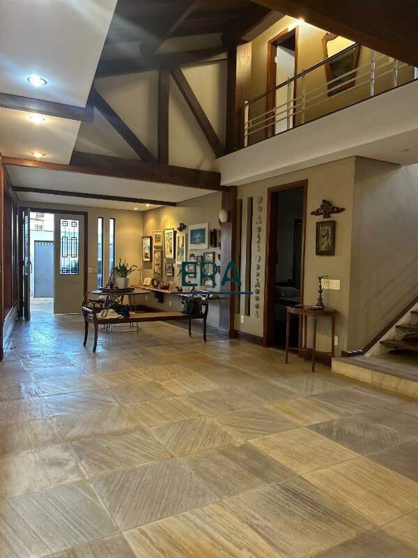 Casa, Belvedere, 4 Quartos, 0 Vaga, 1 Suíte