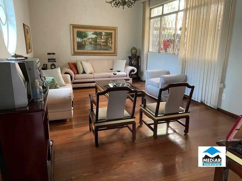 Casa, Cidade Nova, 4 Quartos, 2 Vagas, 1 Suíte