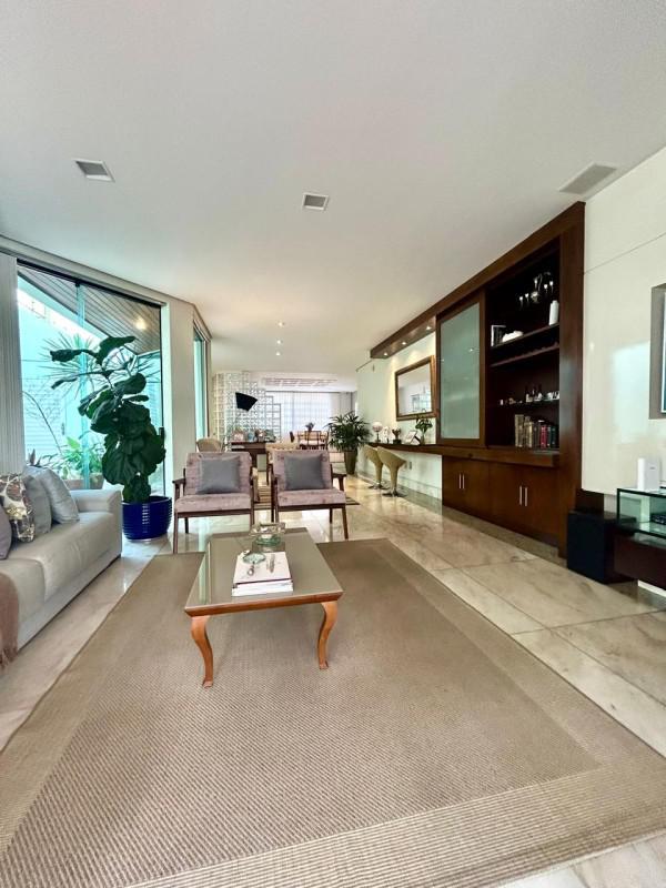 Casa, Castelo, 4 Quartos, 3 Vagas, 1 Suíte