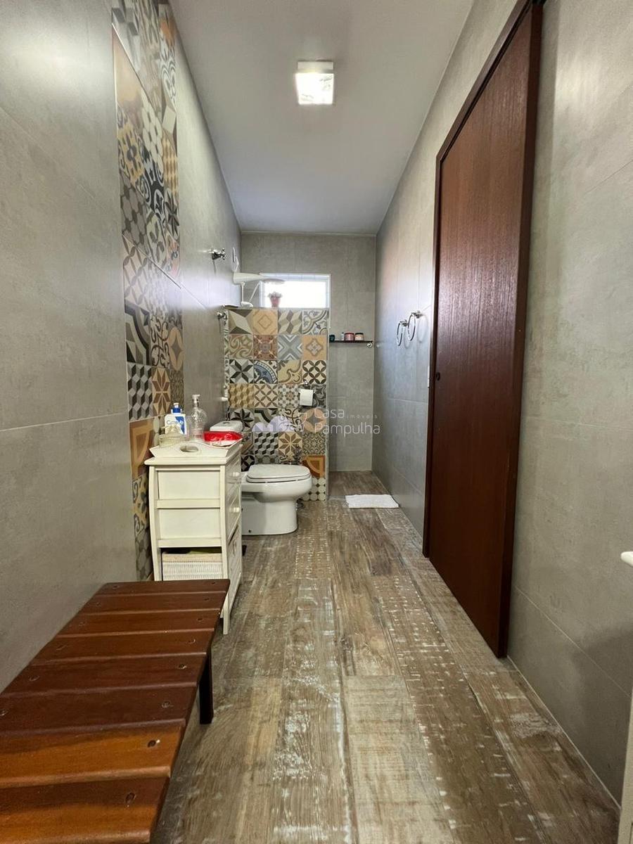 Casa, Planalto, 6 Quartos, 4 Vagas, 2 Suítes