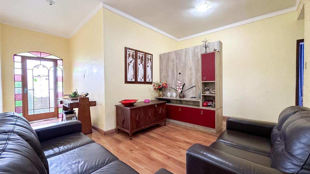 Casa, João Pinheiro, 3 Quartos, 1 Vaga, 1 Suíte