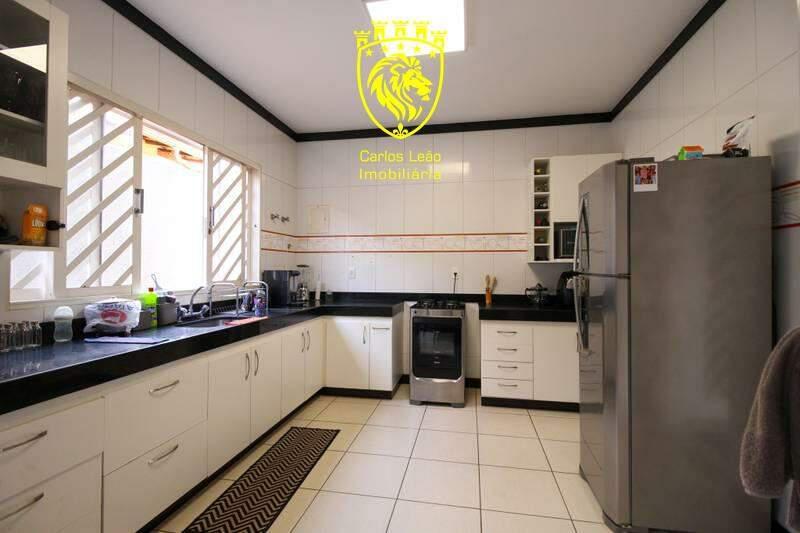 Casa, João Pinheiro, 5 Quartos, 5 Vagas, 1 Suíte