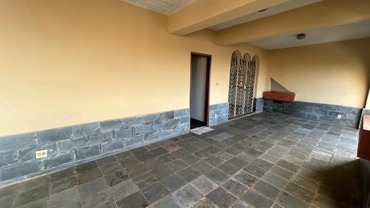 Casa Comercial, São Lucas, 5 Quartos, 4 Vagas, 1 Suíte