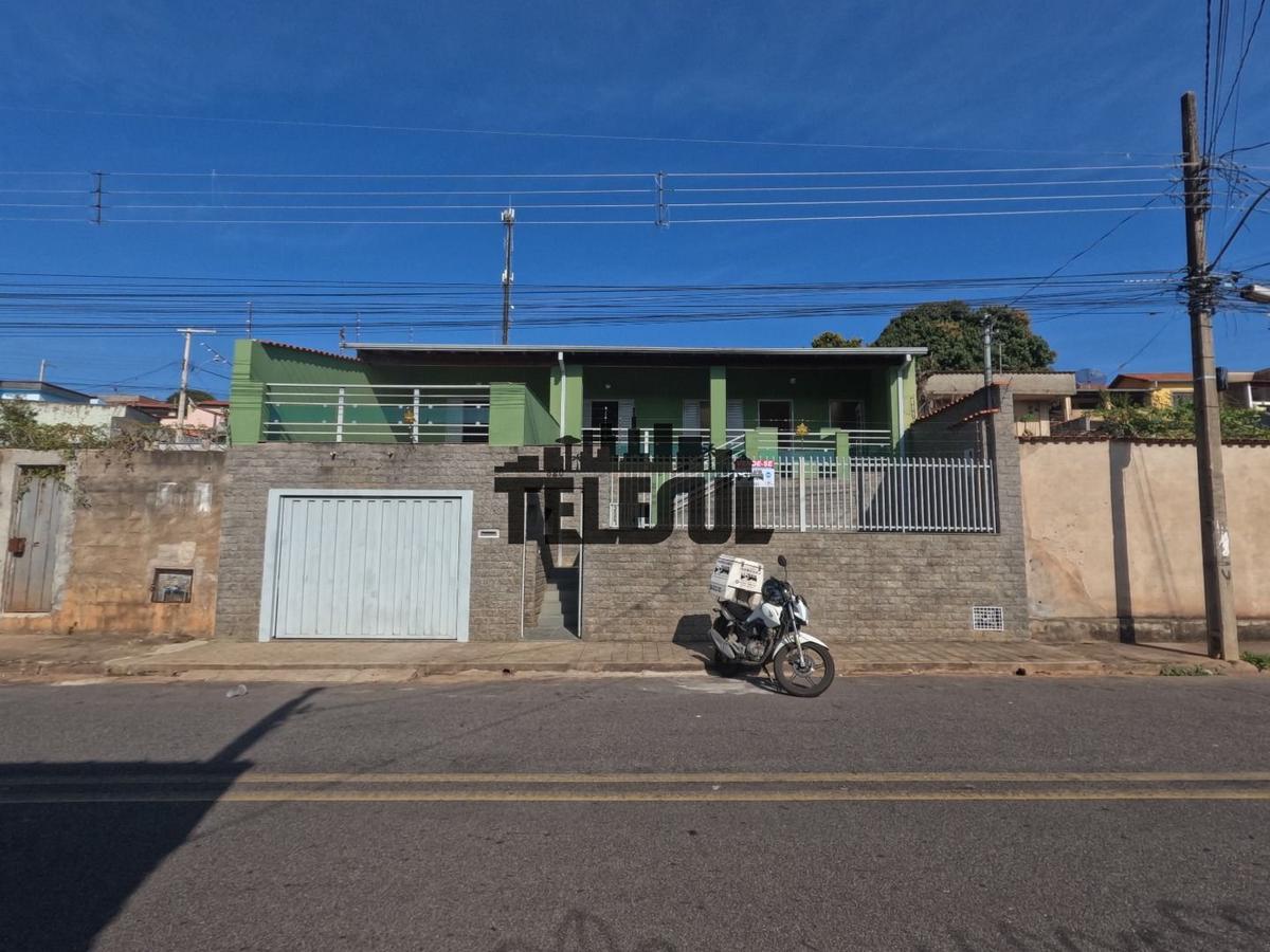 Casa, Jardim Sion, 3 Quartos, 0 Vaga, 1 Suíte