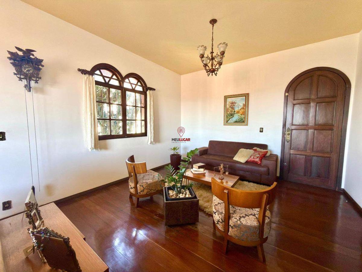 Casa, Barreiro, 3 Quartos, 5 Vagas, 1 Suíte