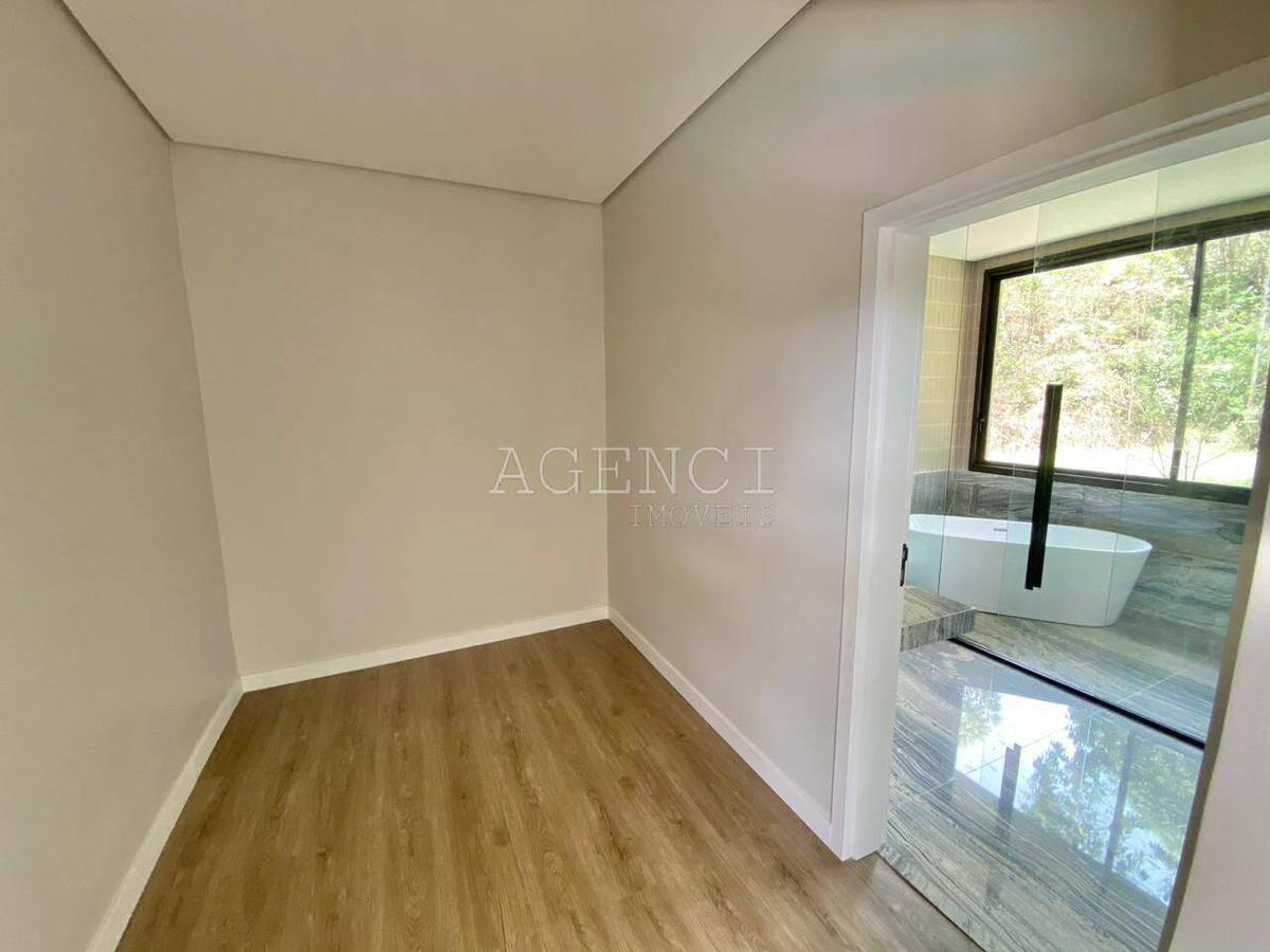 Casa, Alphaville - Lagoa dos Ingleses, 4 Quartos, 0 Vaga, 4 Suítes