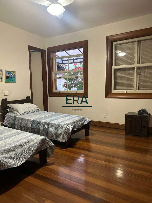 Casa, Belvedere, 4 Quartos, 0 Vaga, 1 Suíte