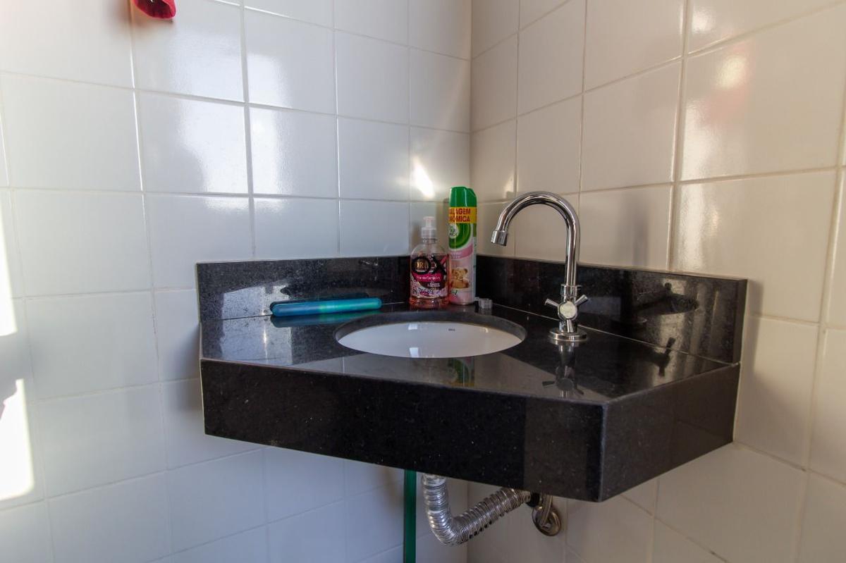 Sala, Estoril, 0 Quarto, 4 Vagas